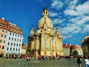 frauenkirche-352537_1280