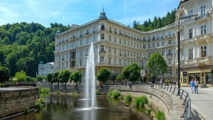 karlovy-vary-2831021_1280